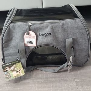 NWT Bergan Dog Carrier